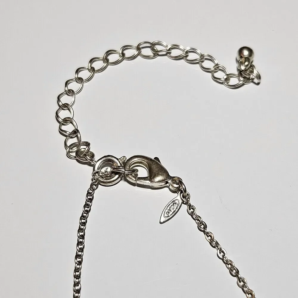 Vintage Avon Snowflakes Lavalier Necklace 18-21.5
